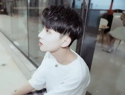 男生学生刘海发型图片初中生刘海发型图片4