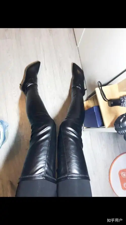 男生,喜欢穿过膝高跟长靴,尤其是丝袜靴,大家怎么看? - 知乎