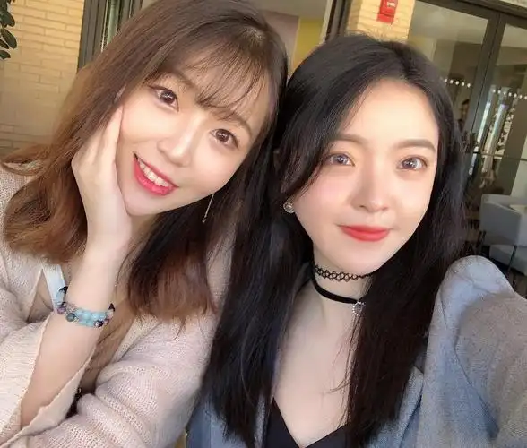 一家四口合照暴露真实颜值