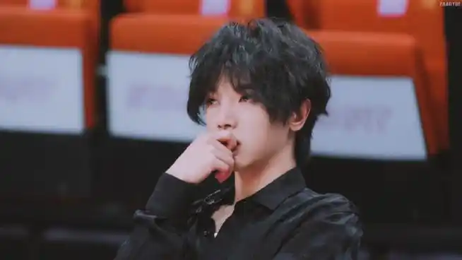 华晨宇2024向阳而生#飒飒太美貌了,十八宫格完全放不下939393