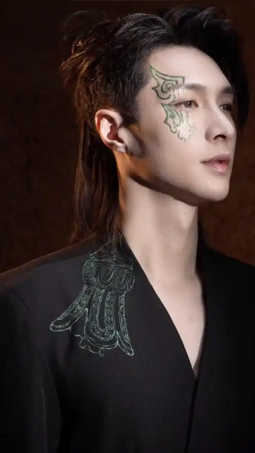 张艺兴 三星堆变装