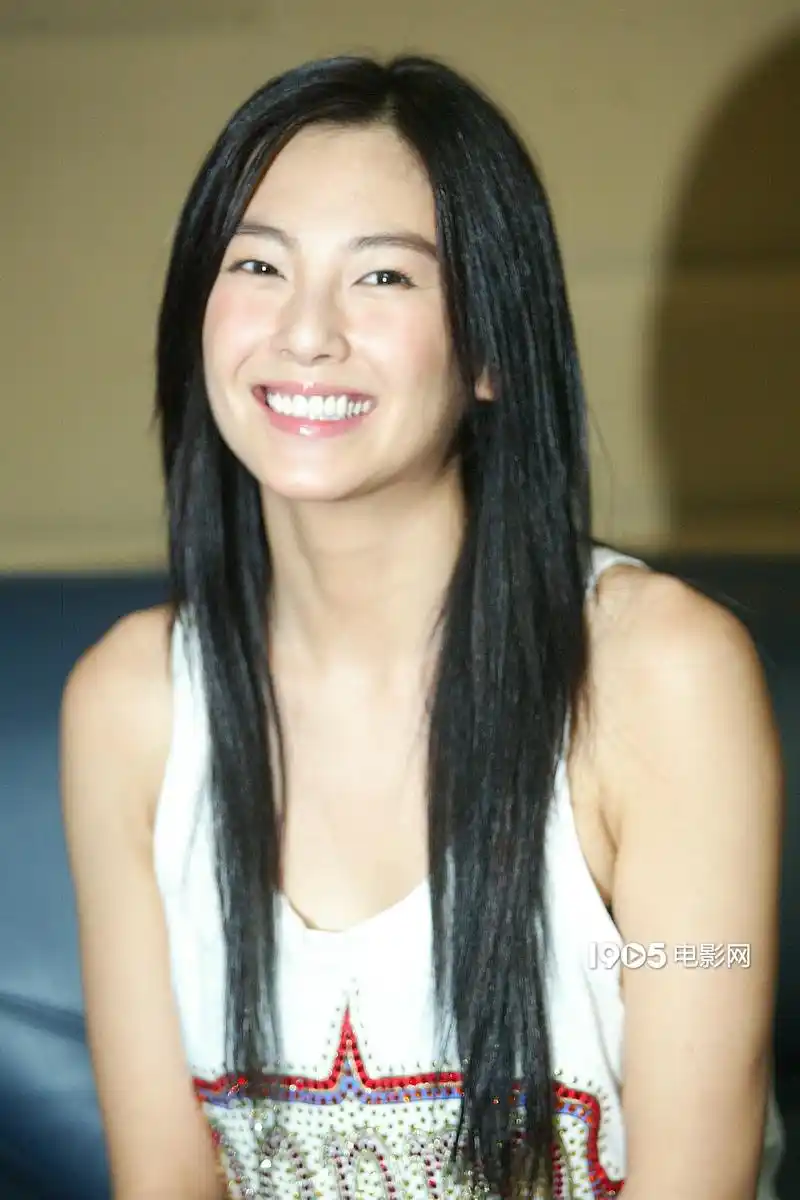 乘风破浪好多年霸气姐姐张雨绮19岁旧照曝光