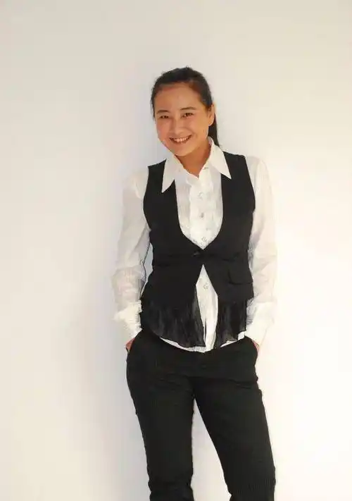 贾玲年轻时其实是校花如今瘦不下的原因真让人心疼