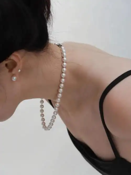 贯穿四季搭配的珍珠项链