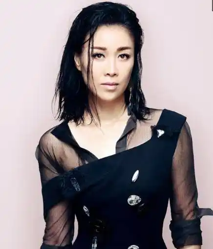 那英老公背景神秘身家巨富,网友:难怪那英对他死心塌地