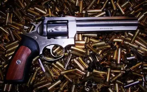 子弹和枪就像一对形影不离的好兄弟,谁也离不开谁!