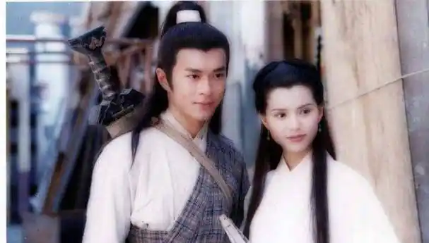 神雕侠侣中小龙女为何会失身?金庸借此讽刺一人,还是_