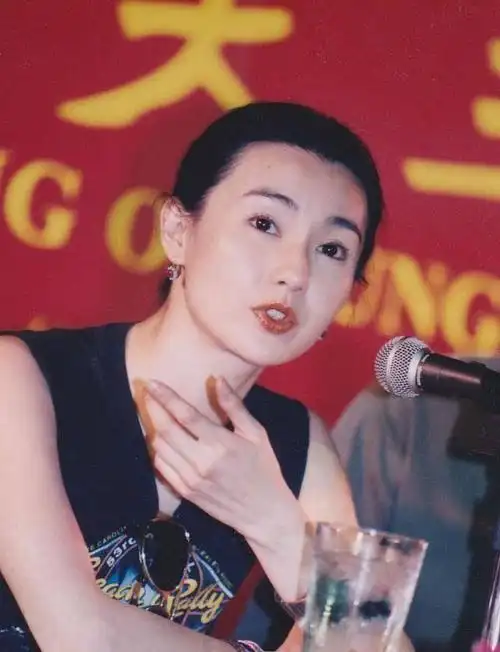 不用再担心张曼玉了!她用另一种方式,让别人高攀不起!