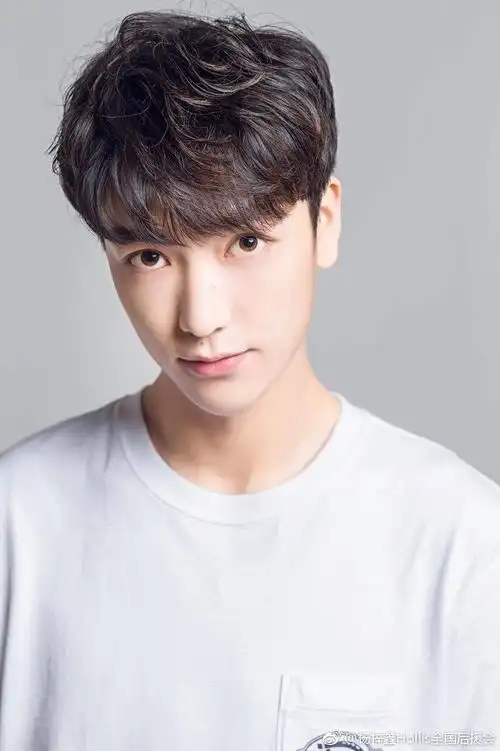 杨梓鑫梓鑫粉丝快手后援id:300235225 梓鑫粉丝全民k歌后援id