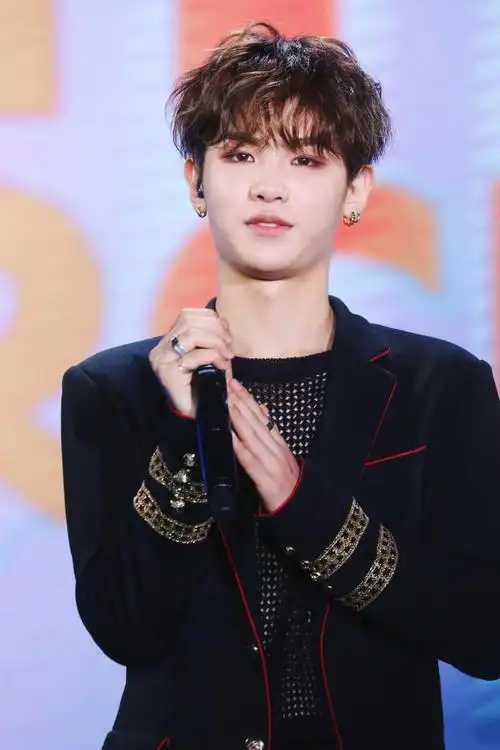 ninepercent黄明昊帅气图片