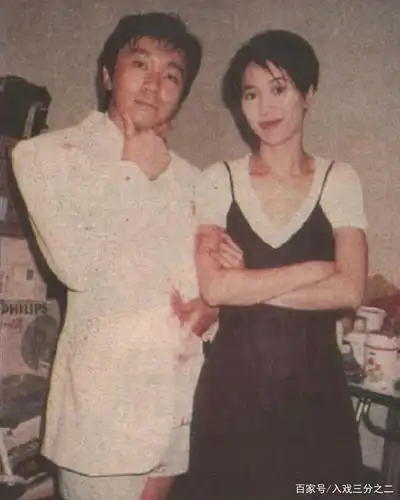 袁咏仪与周星驰合作一次,惨遭封杀,她这样回应