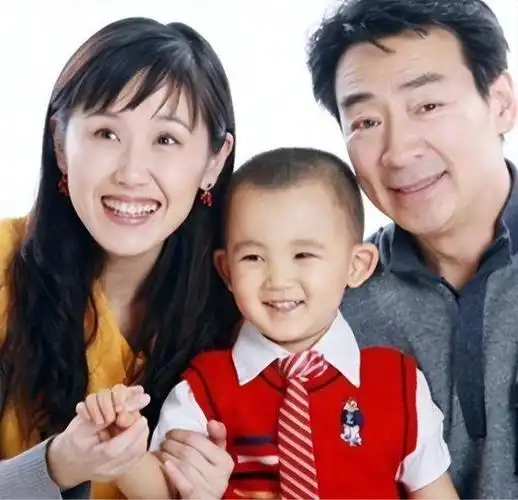 该当爷爷的年纪当了爹这些老来得子的男星最大竟和孩子差84岁