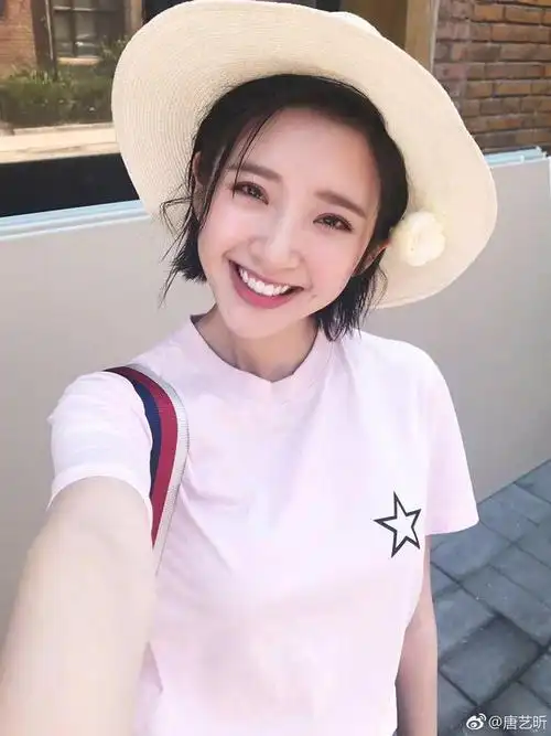 露齿笑是检验女星笑容的最佳标准