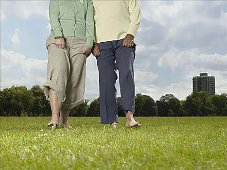 老年,夫妻,走,赤脚,公园