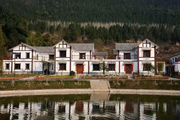 社会主义新农村变化--赵允