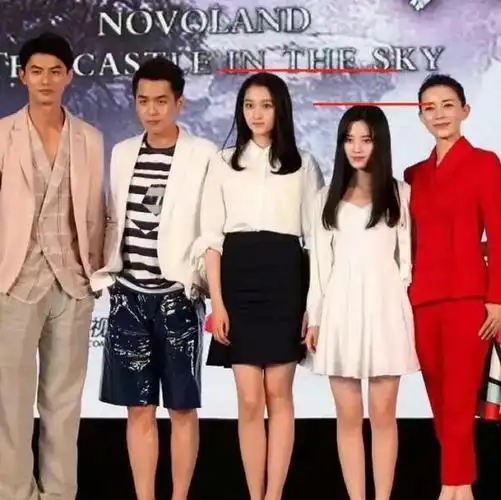 在广州被又矮又做作的鞠婧祎惊艳不穿暴露礼服却艳压群芳