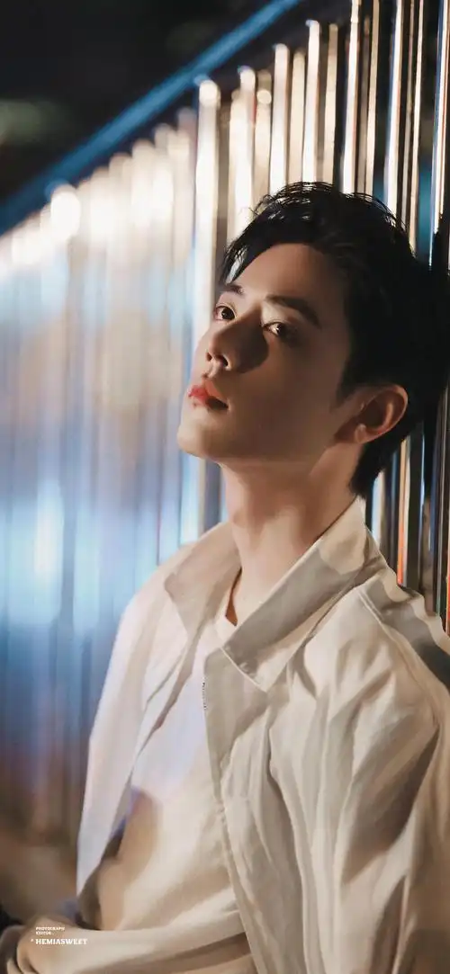 睡不着,放几张肖战帅照!