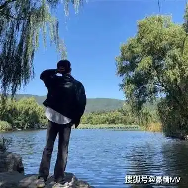 ins小众男生背影头像真人_意境迷人的男头高级感