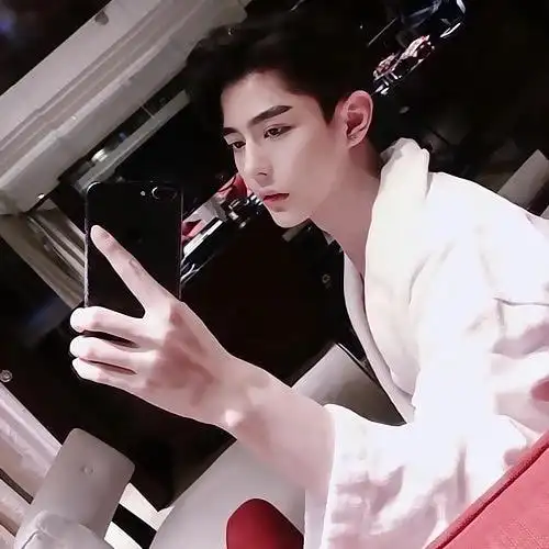 白色衬衫清新帅哥头像大全真人版有几张是黑色衬衫的