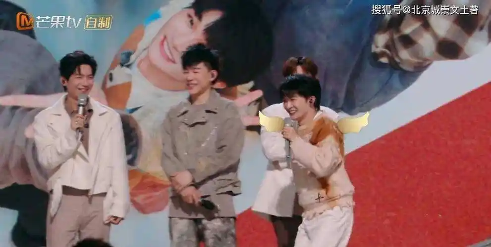 声生不息:点唱机周深爆梗输出,韩红颠覆以往形象,舞台