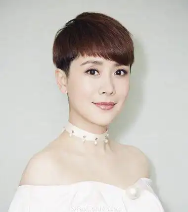 剃鬓角女生齐耳短发,短发图片,发型图片