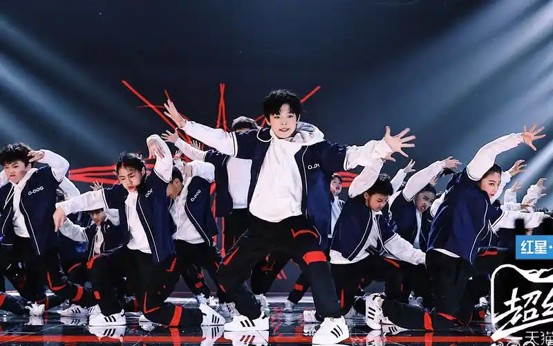 arena全球齐舞大赛少儿组冠军团队【o-dog 少年团】合作李宇春