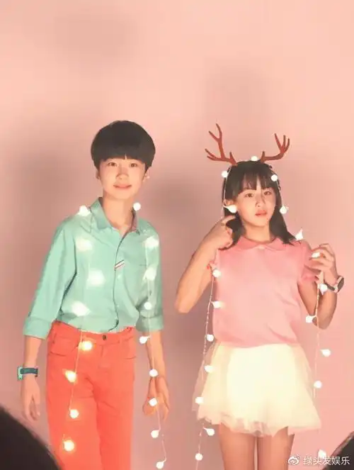 有种"野蛮发育"叫张亮儿子,身高吓人也就算了,颜值更是逆天