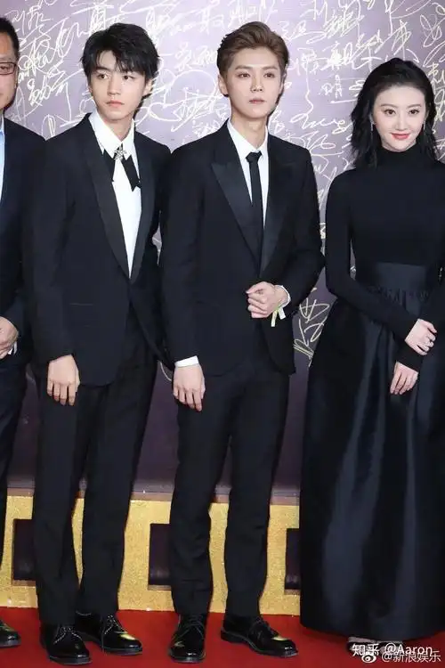 tfboys 的真实身高如何?有百度百科所说的这么高吗? - 知乎