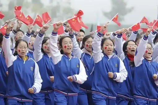 内江六中第三十一届秋季学生田径运动会隆重举行