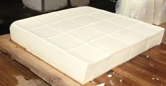 她创业卖豆腐 从一天挣七块到一年挣几亿