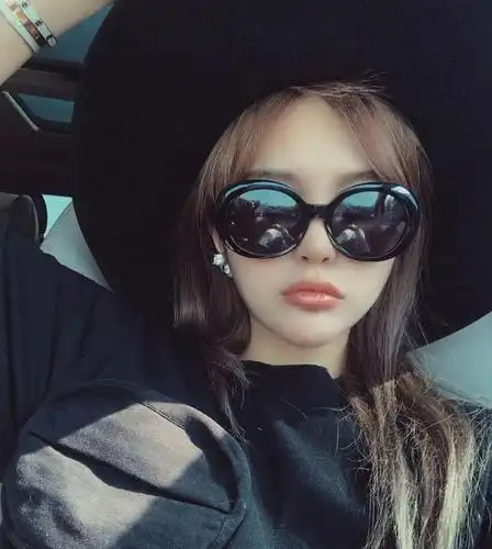 对于闺蜜不断爆料一事,周扬青微博发文回应