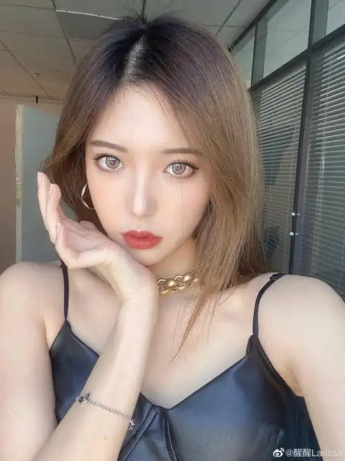 我的是020自然肤色,日常定妆完全可以～90#今日妆容##美妆