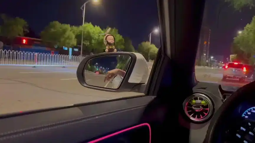 尺在心中量,量人也量己,量得也量失#车窗外 #城市的夜晚