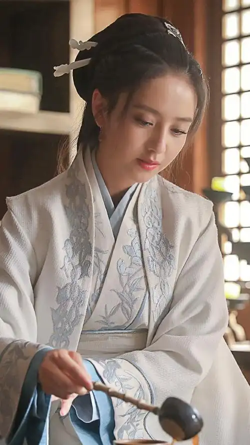 佟丽娅最美的6个古装角色:年素言痴情,蒙浅雪温婉,赵飞燕倾国