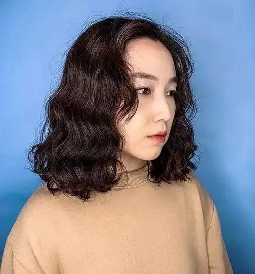 中长发直发发型,中长发的人适合剪什么样的发型女图14