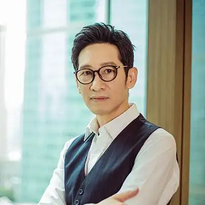 王劲松个人资料 - 王劲松老婆/身高/年龄/图片 - 星爪时尚网