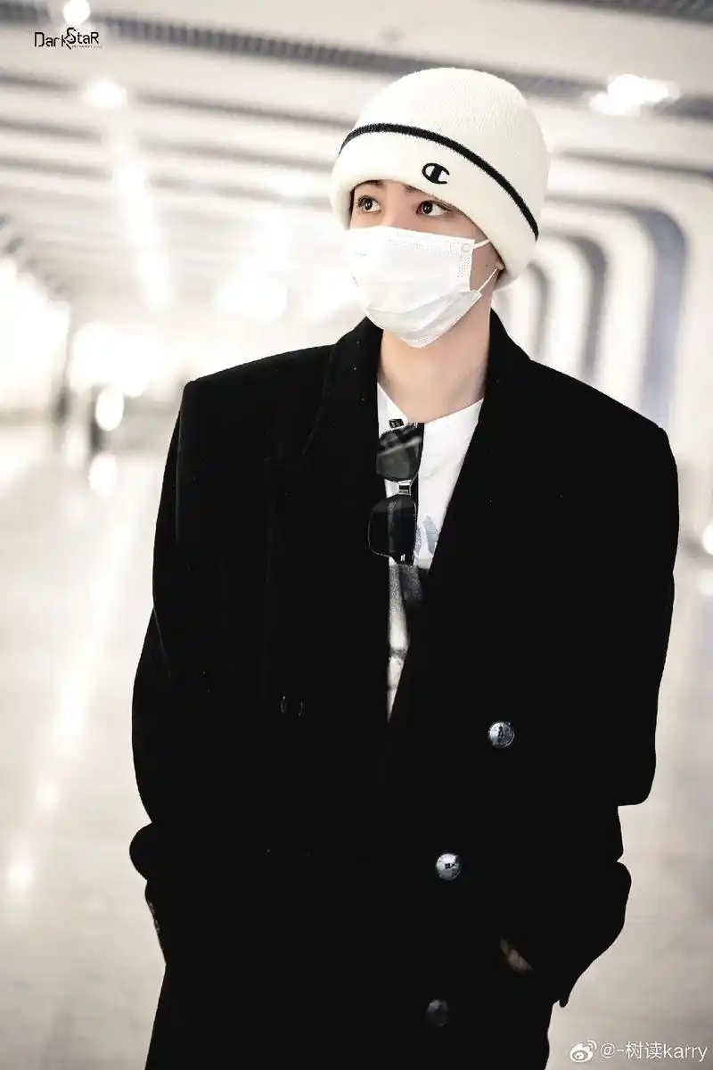 咋这帅嘞 天呐#机场照 #王俊凯#王俊凯巴黎时装周 #追星 - 抖音