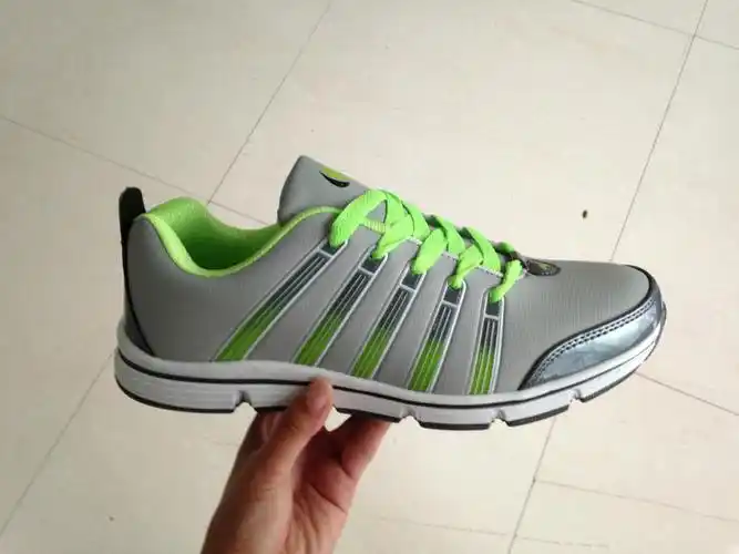 名称: 2014新款正品休闲舒适耐穿耐磨户外鞋 品牌: 宝翼飞 货号