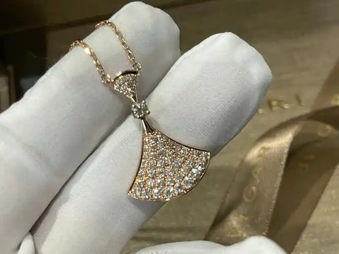 宝格丽大号满钻扇子项链