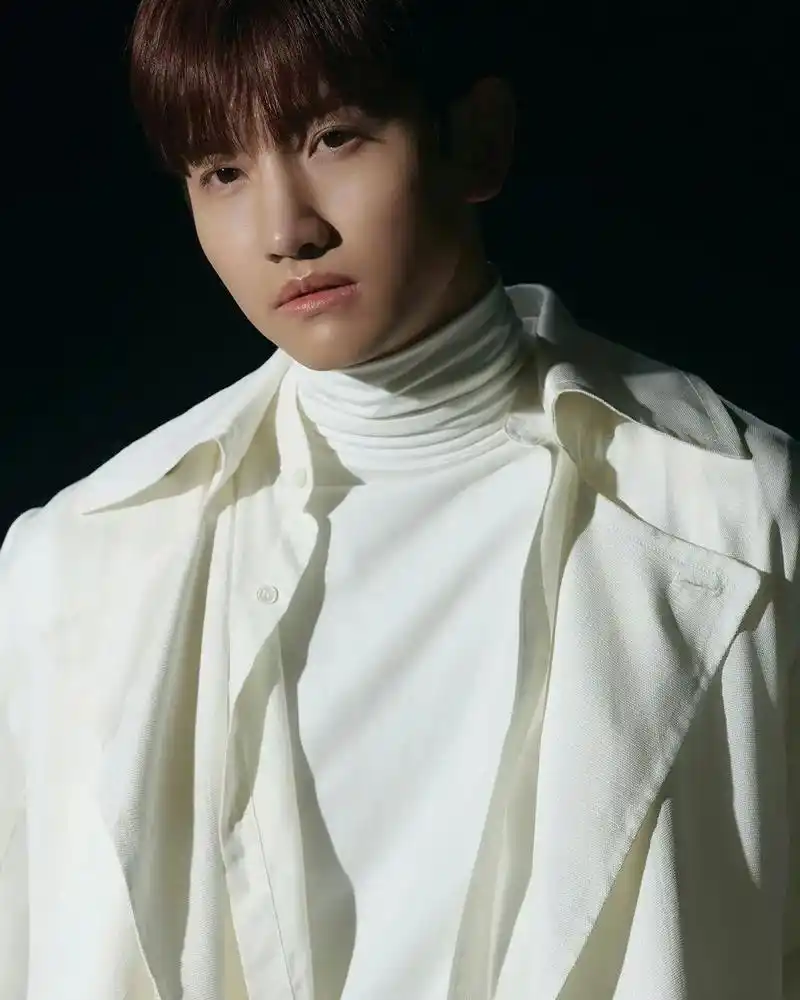 #沈昌珉 白衣少年,风度翩翩 - 抖音