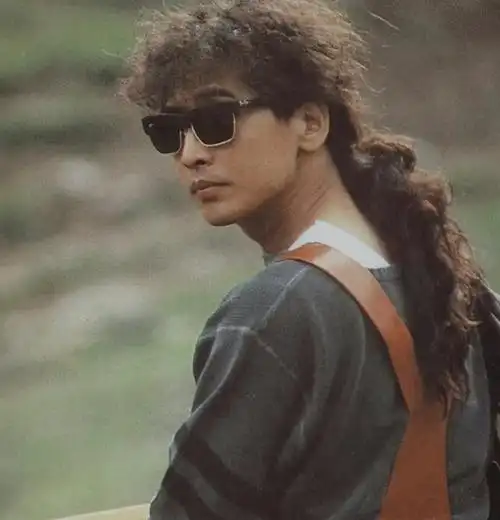 61岁齐秦发福到处商演现场曝光与粉丝互动躲避高音中气不足