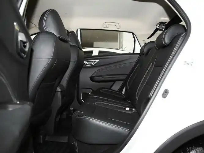 另外,该车还标配了carplay,蓝牙/车载