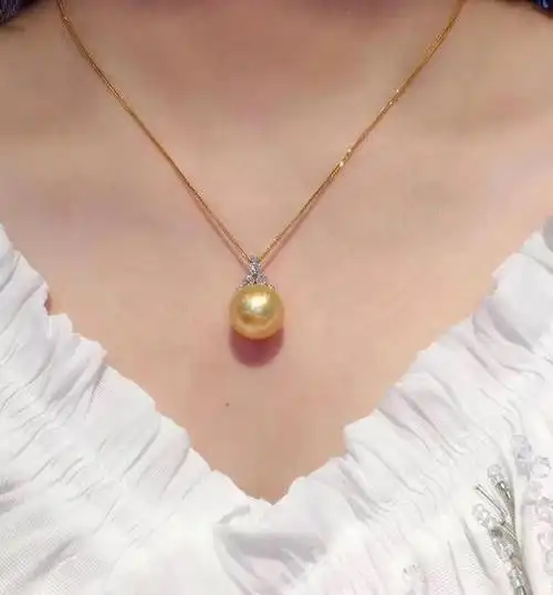 天然南洋珍珠吊坠18k金钻石镶嵌珠子正圆浓金强光极微瑕款式很大气