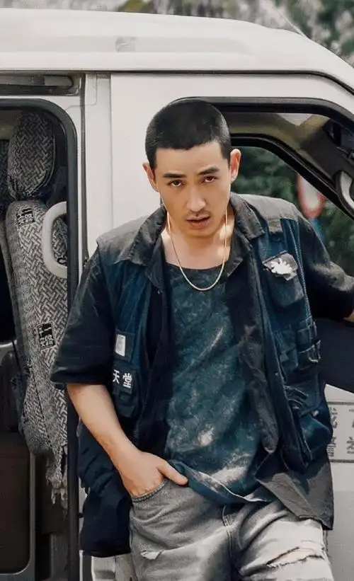 寸头才是检验颜值的标准!来看这8位的寸头造型,颜值高下立见