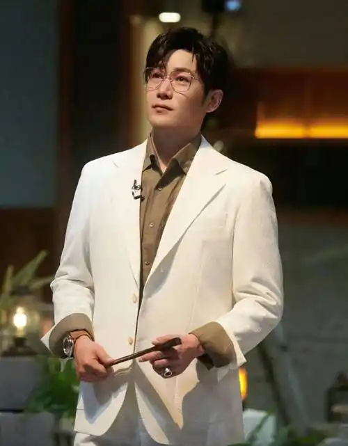 林志颖,陆毅,王耀庆:45岁男神大比拼,你觉得谁看起来最年轻?