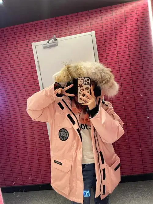 加拿大鹅粉色可太嫩啦