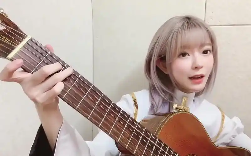 yurisa翻唱《fly me to the moon》