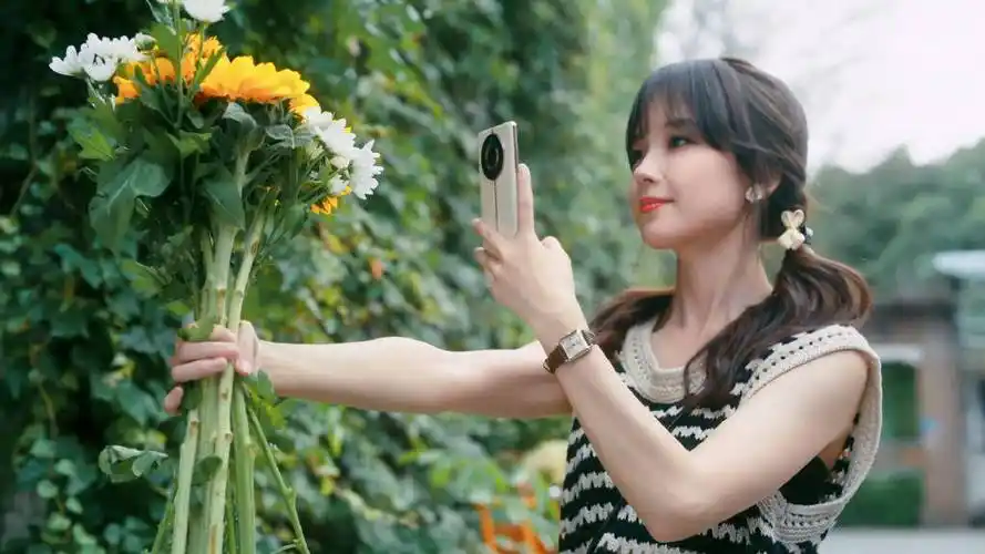 央视女记者王冰冰写真!雪肤玉貌笑容超甜美得让人窒息