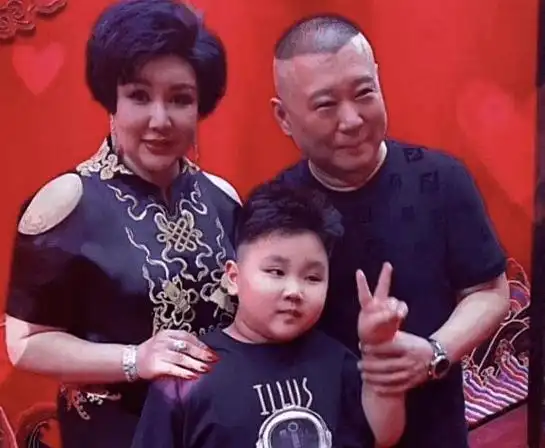 郭德纲老婆王惠罕露面!