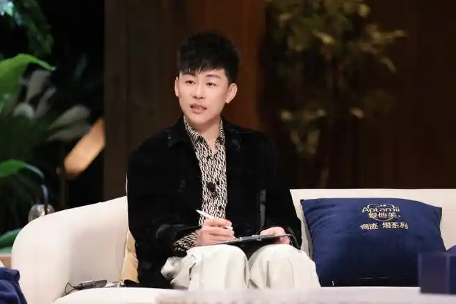 【#再见爱人#高清剧照】每每看见夫妻团的情感问题@胡彦斌总会有许多